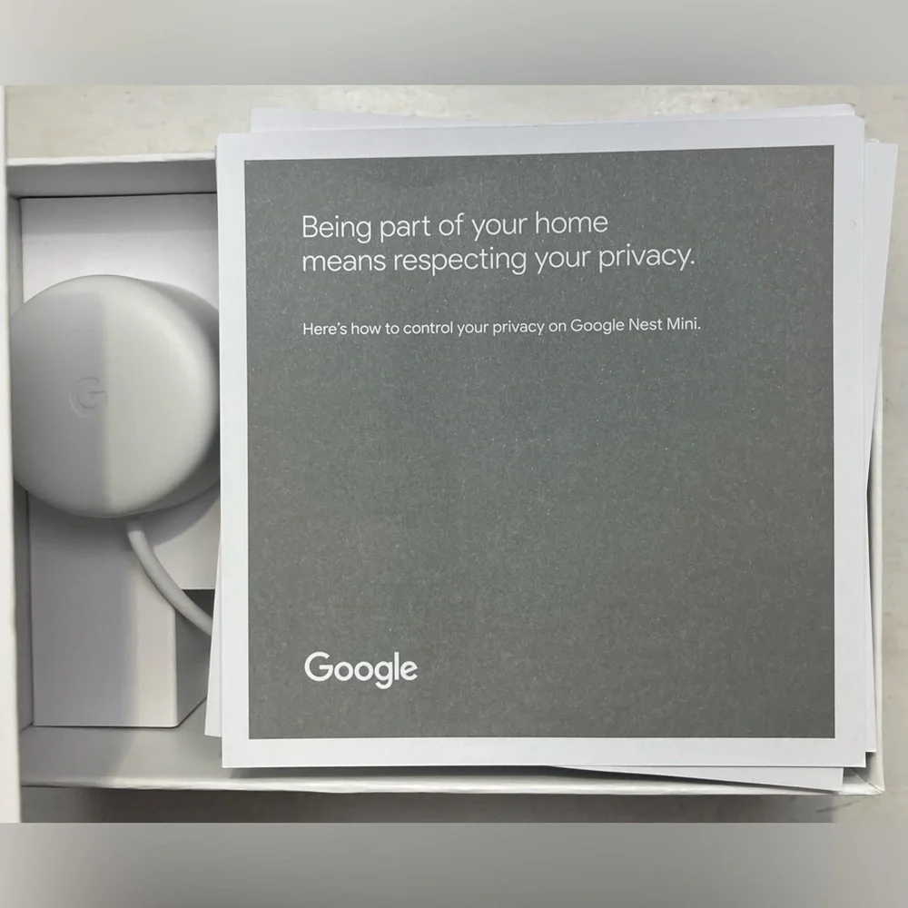 Google Home Mini Smart Small Speaker. Chalk Gray.
